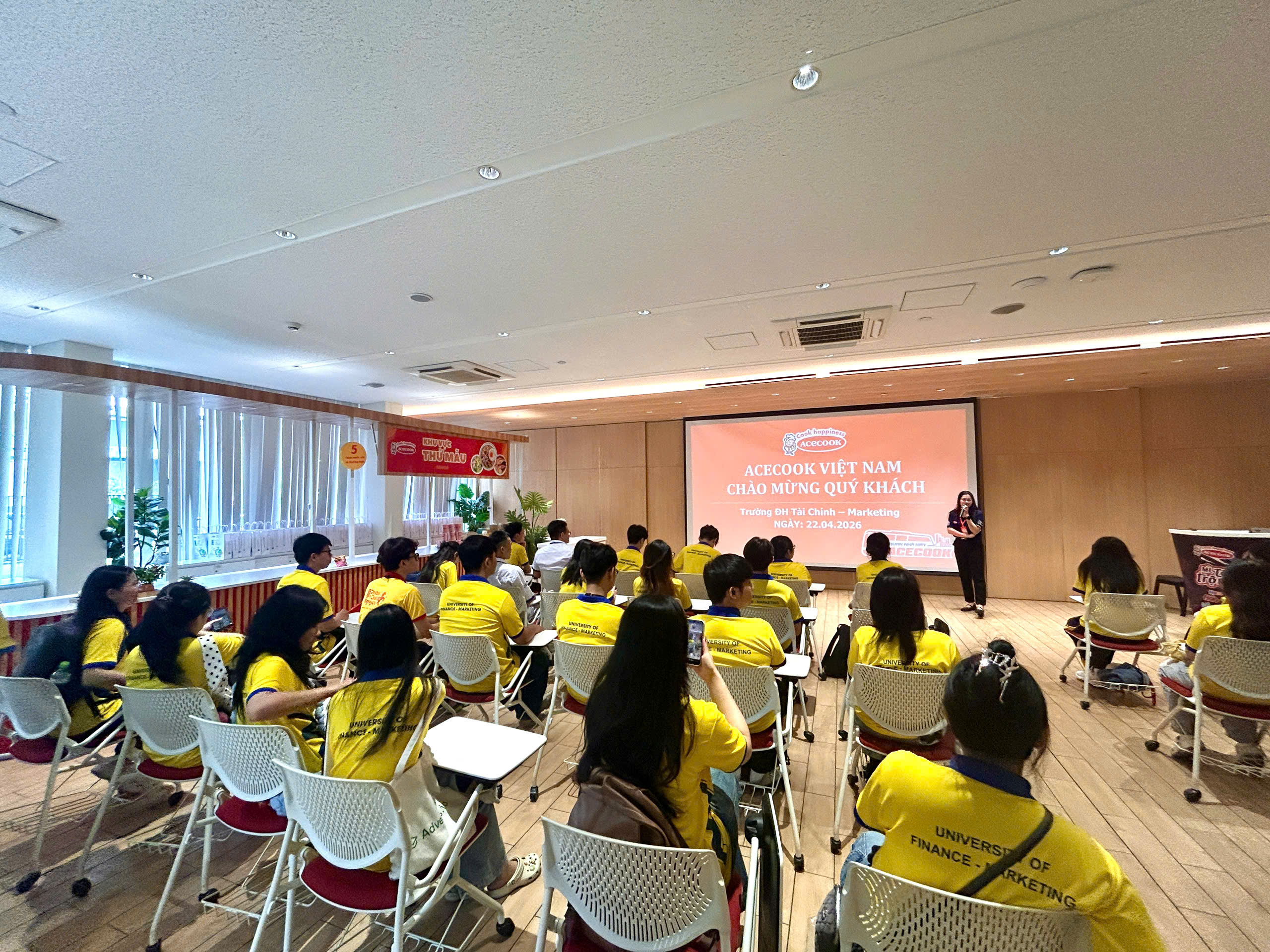 UFM students visit Acecook Company
