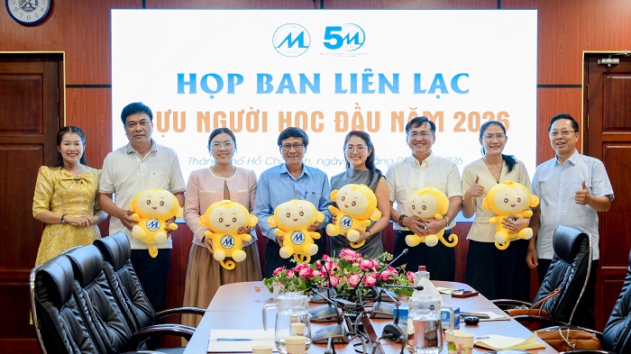 Alumni Liaison Committee meets at New Year Gathering - 2026