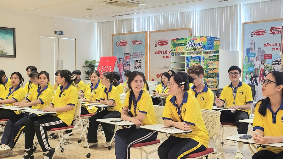 University of Finance – Marketing students gain practical experience at Acecook Vietnam